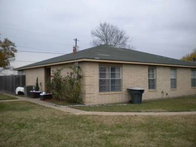 Main picture of 701 Wellesley Ct