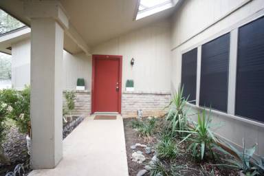 Main picture of 706 W 22nd St