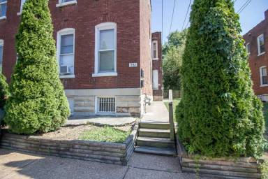 Main picture of 1930 Winnebago St