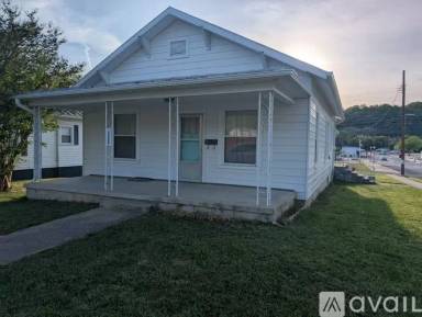 Main picture of 1975 Forest Ave
