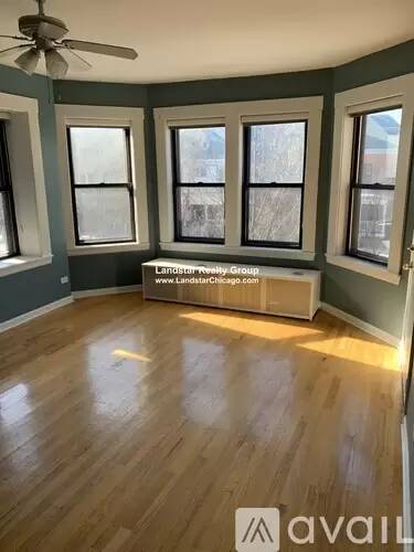 Main picture of 4715 N Malden St