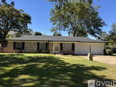 Main picture of 8101 Karen Dr