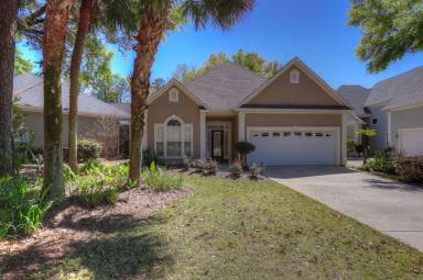 Main picture of 320 Clubhouse Dr