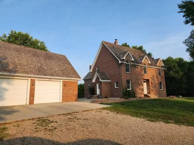 Main picture of 48077 265th St