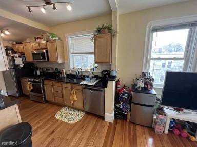 Main picture of 48 Lowell St