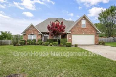 Main picture of 815 S Brookside Ct