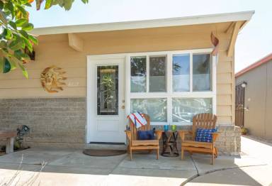 Main picture of 4617 Brighton Ave