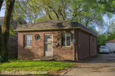 Main picture of 715 Golfview Dr