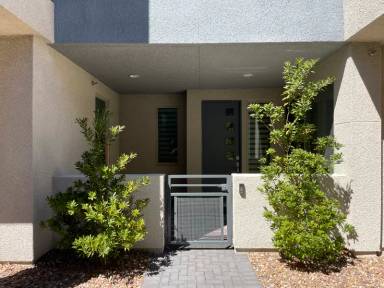 Main picture of 11299 Glowing Ave