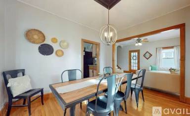 Main picture of 390 25th St SE