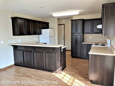 Main picture of 1030 E Walnut St