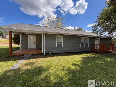 Main picture of 440 E Deaderick St