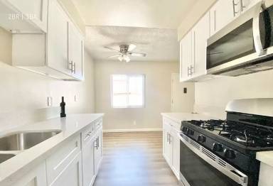 Main picture of 4024 W 135th St
