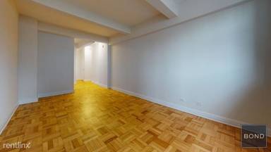 Main picture of 305 W 13th St