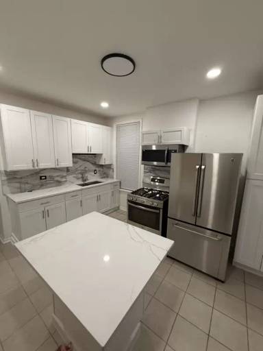 Main picture of 1649 W Garfield Blvd