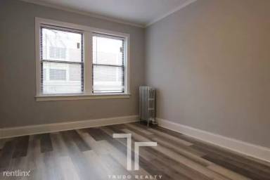 Main picture of 839 W Sheridan Rd Apartments