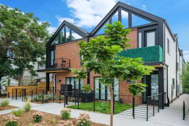 Main picture of 4232 Jason St