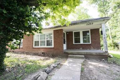 Main picture of 2823 E 36th St