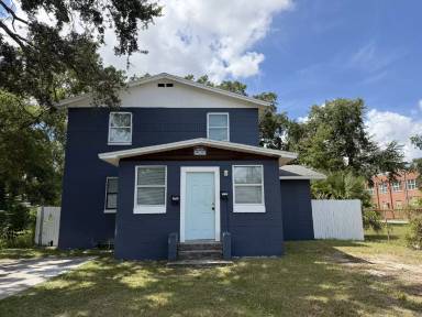 Main picture of 1370 Franklin St