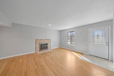 Main picture of 7807 N Oregon Ave