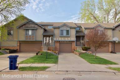 Main picture of 3305 Comstock Ave