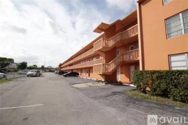 Main picture of 1591 NE Miami Gardens Dr