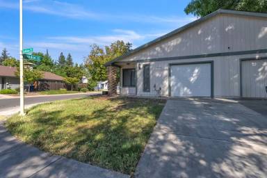 Main picture of 3214 Lanham Way