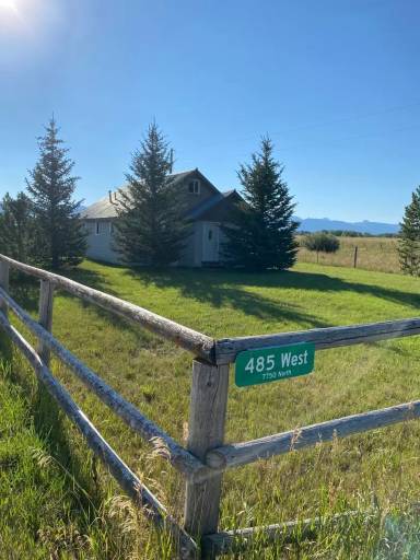 Main picture of 485 W 7750 N