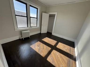 Main picture of 210 Rosevile Ave