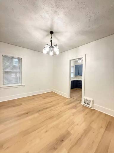 Main picture of 303 N 38th St