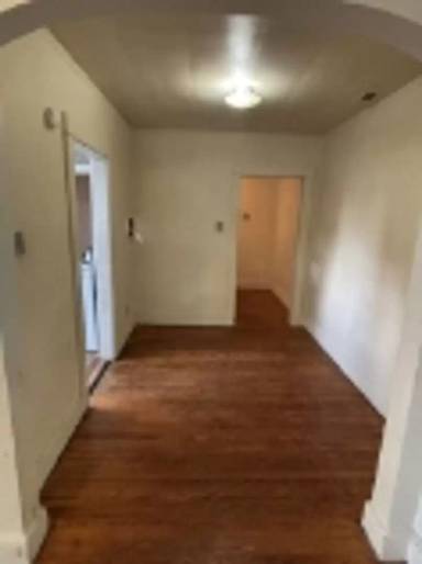 Main picture of 147 Center St