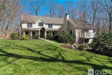 Main picture of 39 Powder Horn Hill Rd