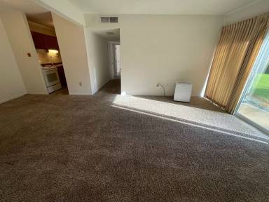 Main picture of 30 Holland Dr