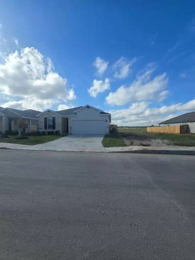 Main picture of 810 Shatterhand Blvd