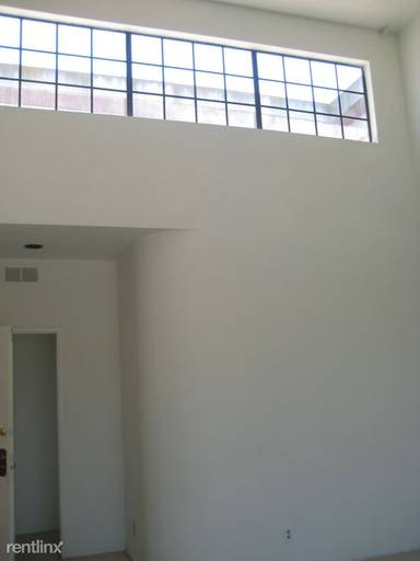 Main picture of 3648 Motor Ave
