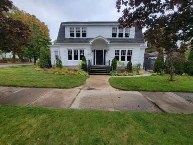Main picture of 1603 1st Ave S