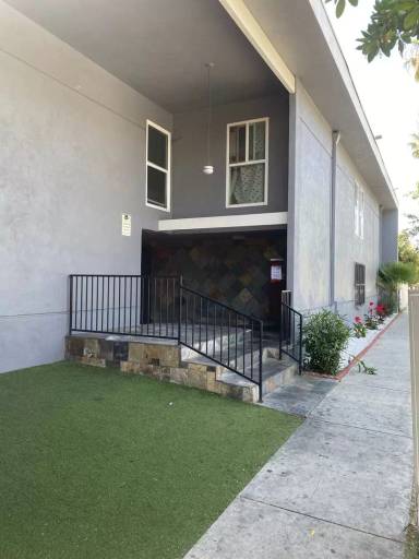 Main picture of 6825 Albany St
