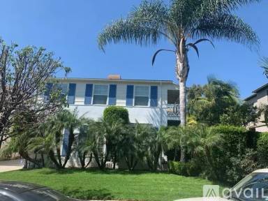 Main picture of 1061 1/2 Masselin Ave