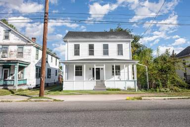 Main picture of 127 E Simpson St