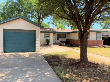 Main picture of 3010 44th St