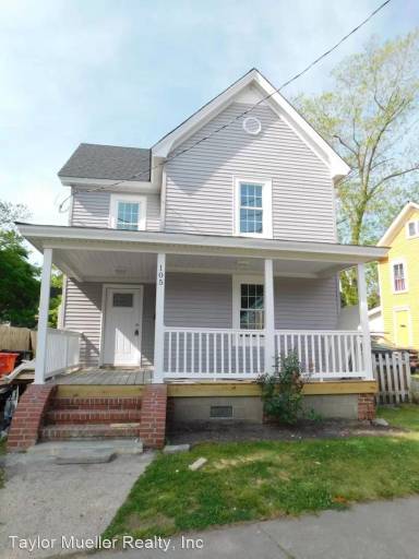 Main picture of 105 E Cypress St