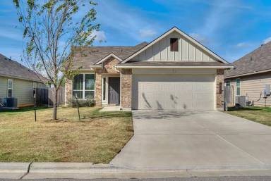 Main picture of 532 Fallbrook Dr