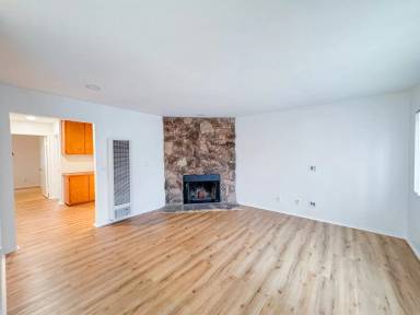 Main picture of 4360 W 132nd St