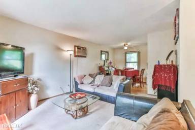 Main picture of 404 Saint Croix Ave W