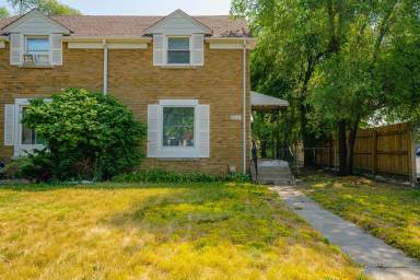 Main picture of 8237 Highland Pl