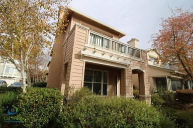 Main picture of 565 Front Ln