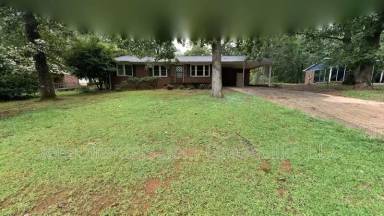 Main picture of 150 Woodridge Cir