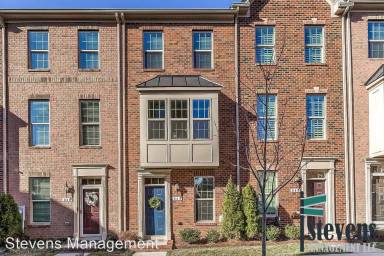 Main picture of 842 S Macon St