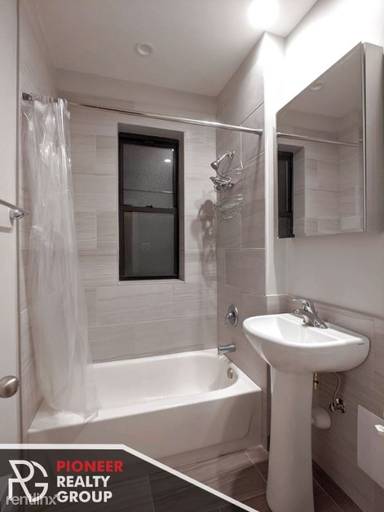 Main picture of 617 W Melrose St