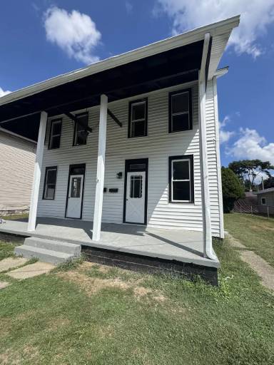 Main picture of 1004 Woodlawn Ave